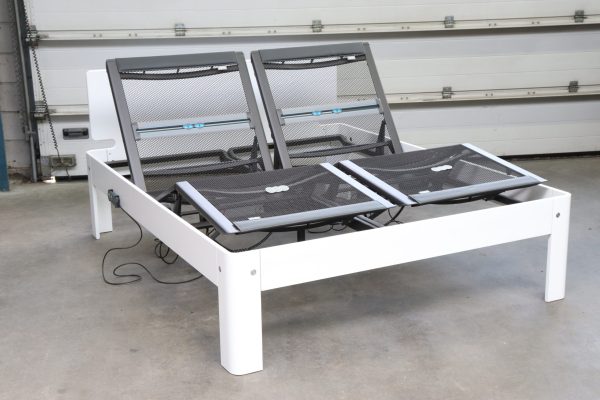 Auping tweepersoons elektrisch verstelbaar Pure white nieuwstaat